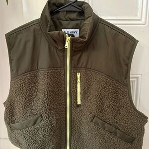 Old Navy Olive Green Fleece Cropped Vest